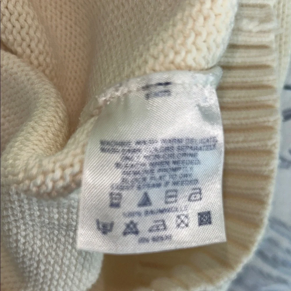 Lands' End Women’s V-Neck Cream Sweater - Picture 4 of 5